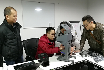 剛果一采礦公司購買小型臺(tái)式光譜儀在儀德公司培訓(xùn)成功案例