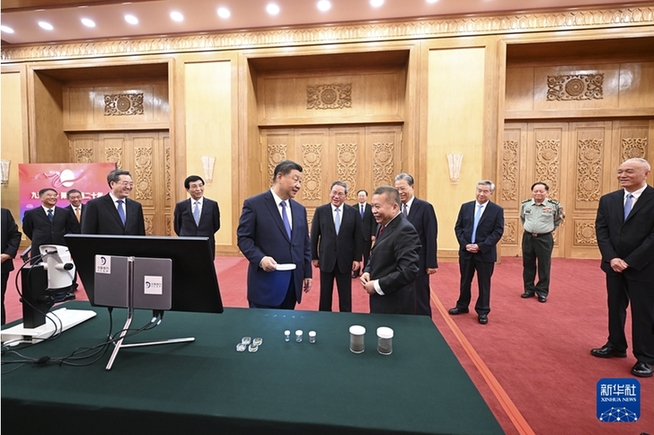 習(xí)近平在接見探月工程嫦娥六號任務(wù)參研參試人員代表時發(fā)表重要講話強調(diào) 再接再厲乘勢而上 加快建設(shè)航天強國