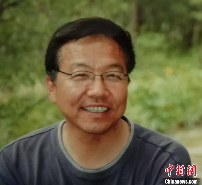 全國(guó)政協(xié)委員吉平:建紅色文化博物館、展示館要有規(guī)范標(biāo)準(zhǔn) 全國(guó)政協(xié)委員吉平:建紅色文化博物館、展示館要有規(guī)范標(biāo)準(zhǔn)