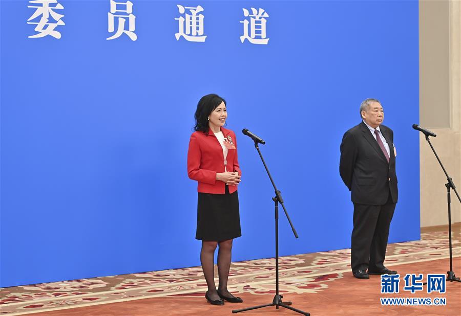 （兩會(huì)）（5）接受采訪