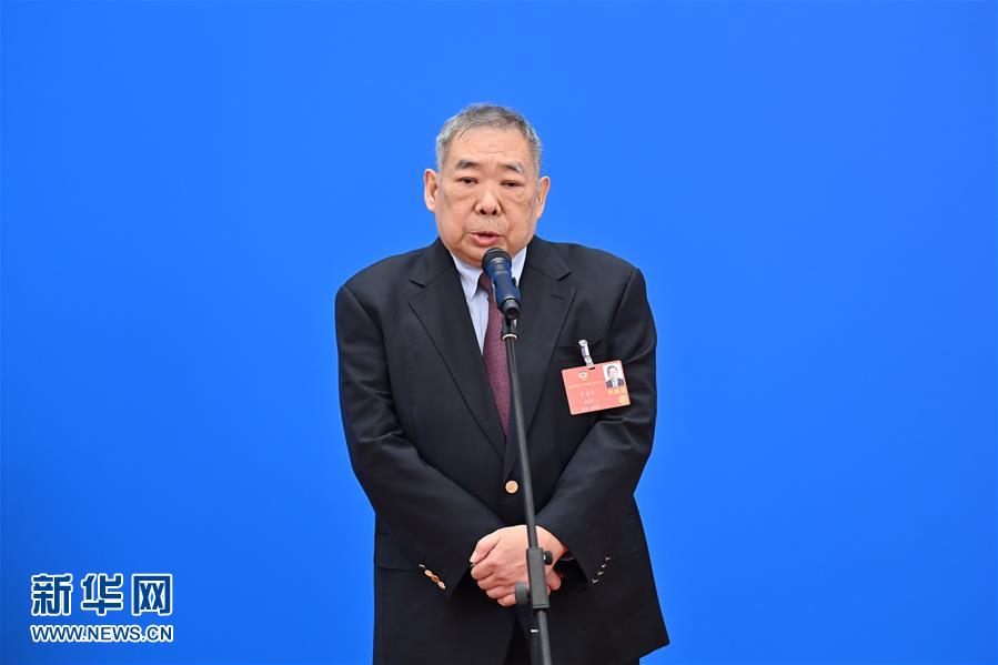 （兩會·XHDW）（8）接受采訪