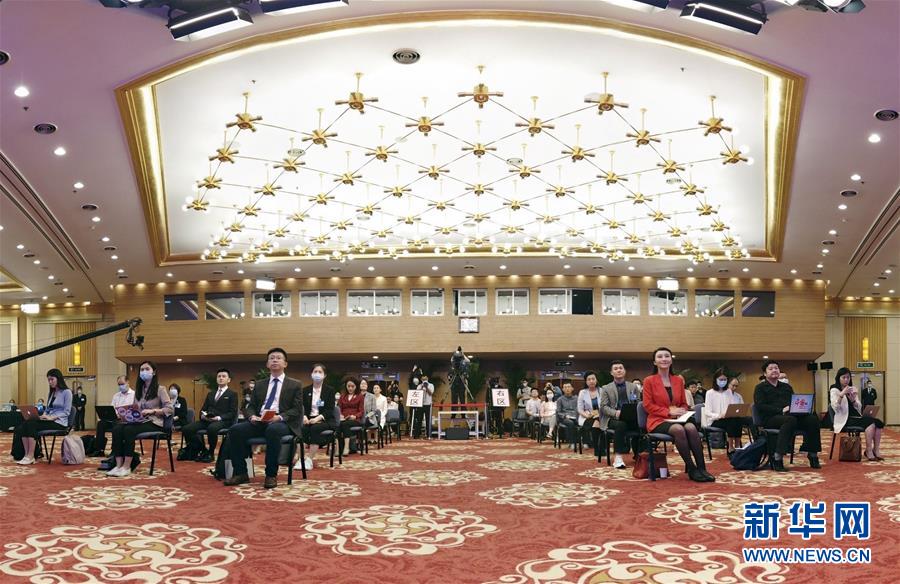 （兩會·XHDW）（11）接受采訪