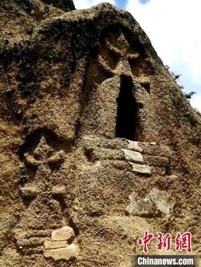 甘肅永昌縣發(fā)現(xiàn)古代崖刻石雕佛塔塔龕群 甘肅永昌縣發(fā)現(xiàn)古代崖刻石雕佛塔塔龕群