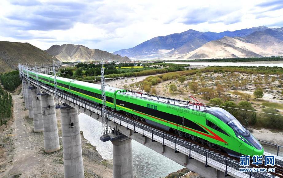 百年夢圓照此心——以習近平同志為核心的黨中央引領全面建成小康社會紀實