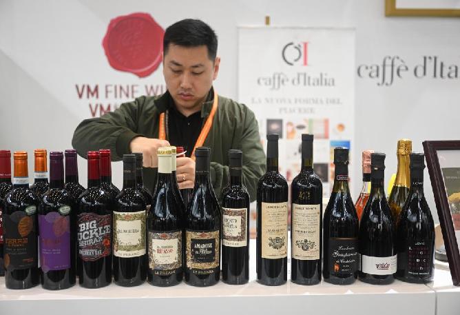 匯聚消博 共享新機(jī)——海外人士熱議中國(guó)經(jīng)濟(jì)活力貢獻(xiàn)世界