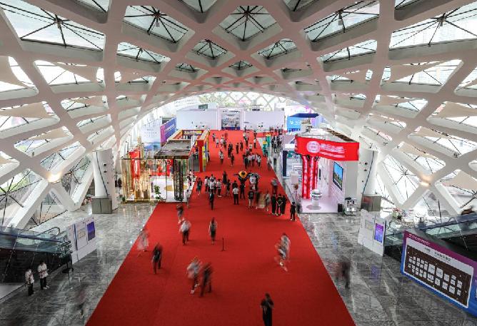 匯聚消博 共享新機(jī)——海外人士熱議中國(guó)經(jīng)濟(jì)活力貢獻(xiàn)世界