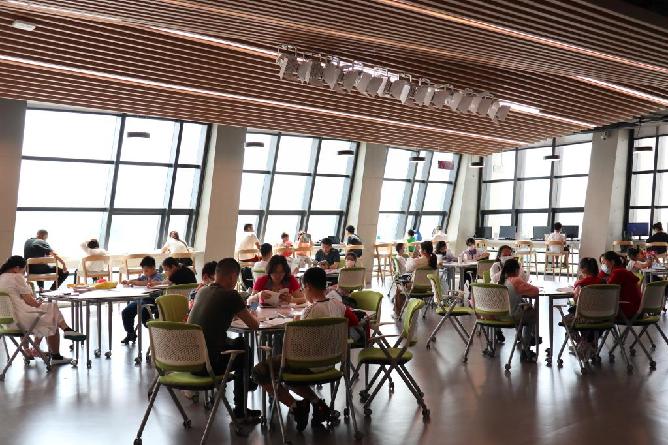 讓閱讀抵達更廣闊人群——多地打造提升城市公共閱讀空間觀察 新華全媒+|讓閱讀抵達更廣闊人群——多地打造提升城市公共閱讀空間觀察