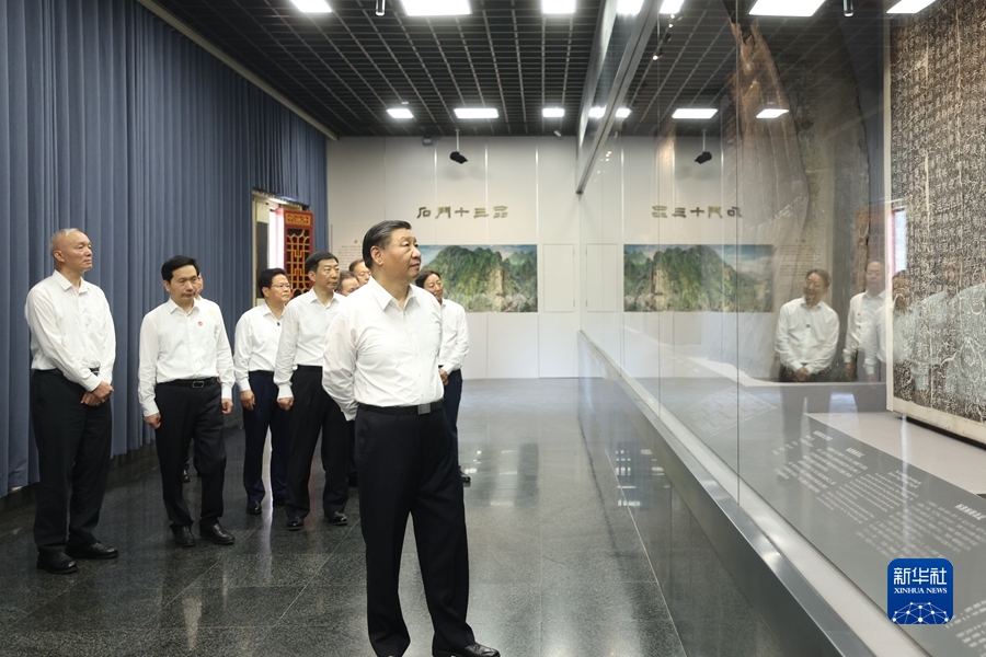 習(xí)近平:推動新時代治蜀興川再上新臺階 奮力譜寫中國式現(xiàn)代化四川新篇章