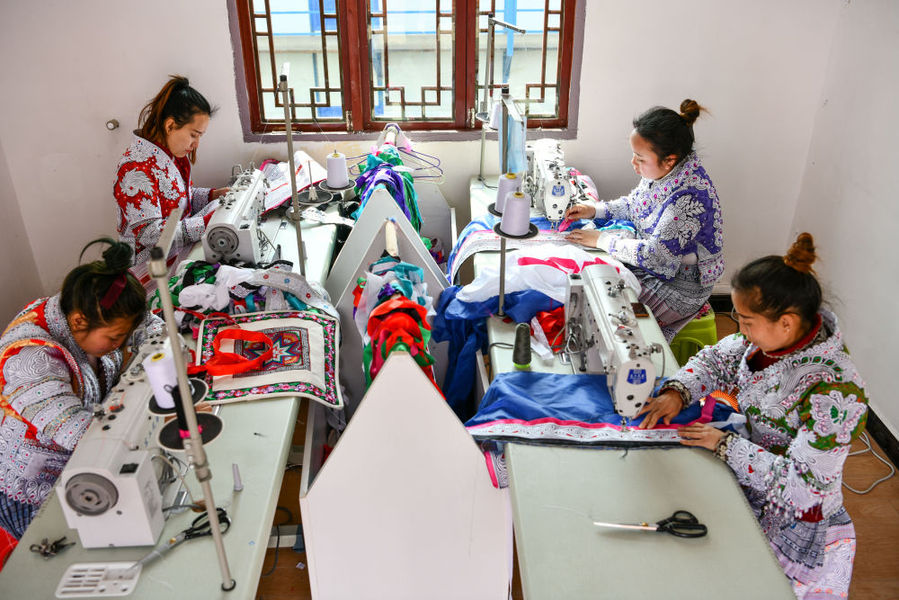 巾幗之花綻放新時代——以習近平同志為核心的黨中央引領推動婦女事業發展紀實