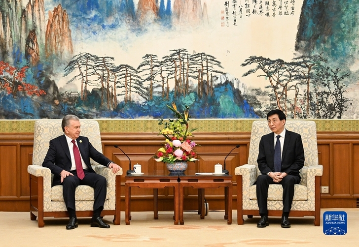 王滬寧分別會見哈薩克斯坦總統托卡耶夫、烏茲別克斯坦總統米爾濟約耶夫