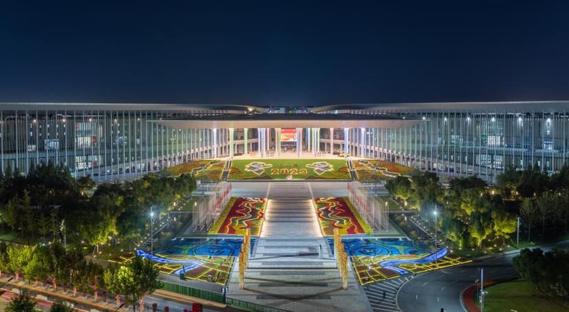 第六屆進博會場館景觀裝飾全面“定妝”