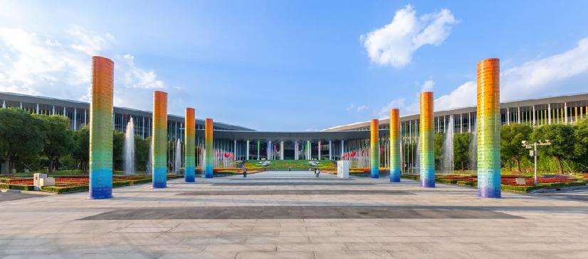 第六屆進博會場館景觀裝飾全面“定妝”