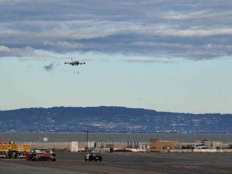 習(xí)近平主席抵達(dá)美國(guó)舊金山