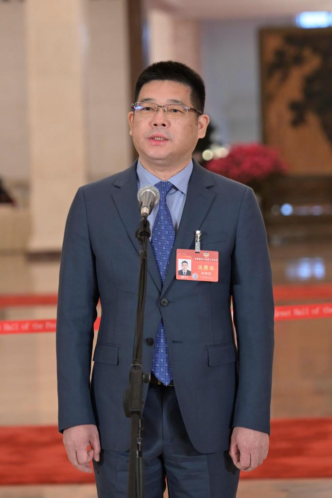 第三場(chǎng)“委員通道”集體采訪活動(dòng)舉行