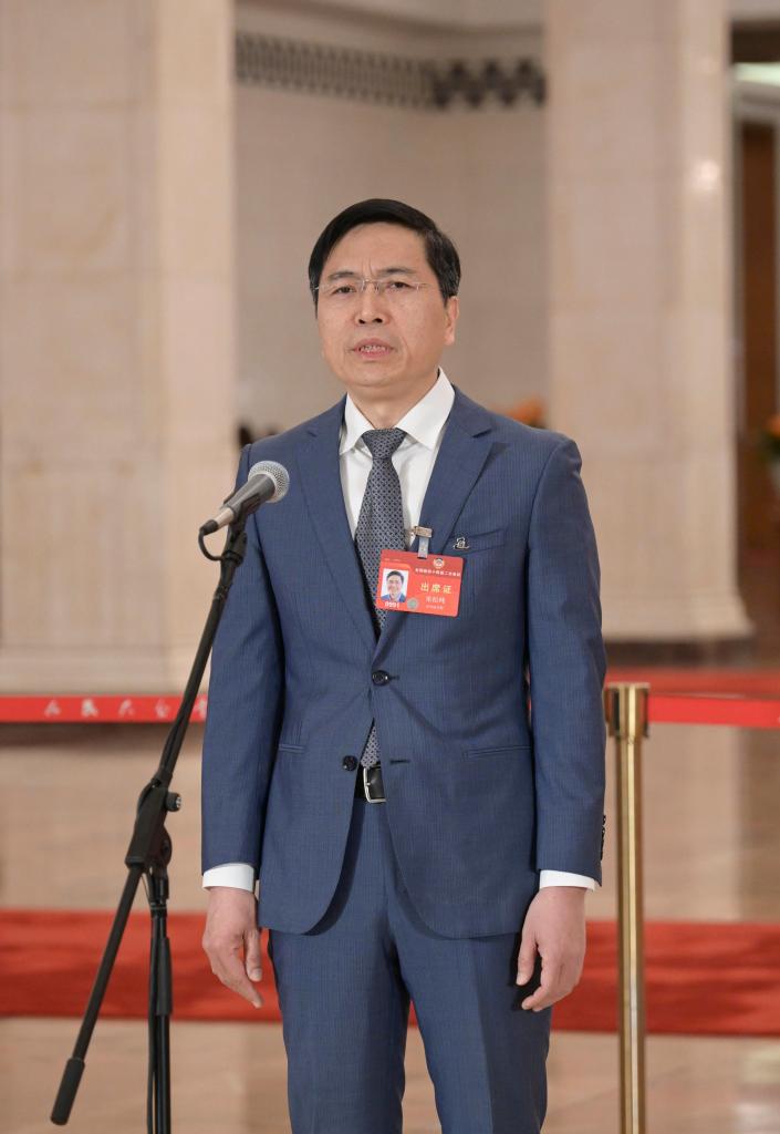 第三場(chǎng)“委員通道”集體采訪活動(dòng)舉行