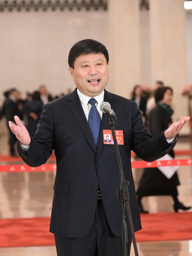 第三場(chǎng)“委員通道”集體采訪活動(dòng)舉行