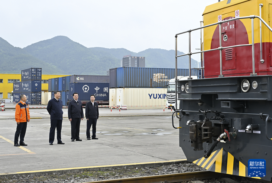 習(xí)近平在重慶考察時(shí)強(qiáng)調(diào) 進(jìn)一步全面深化改革開放 不斷譜寫中國式現(xiàn)代化重慶篇章