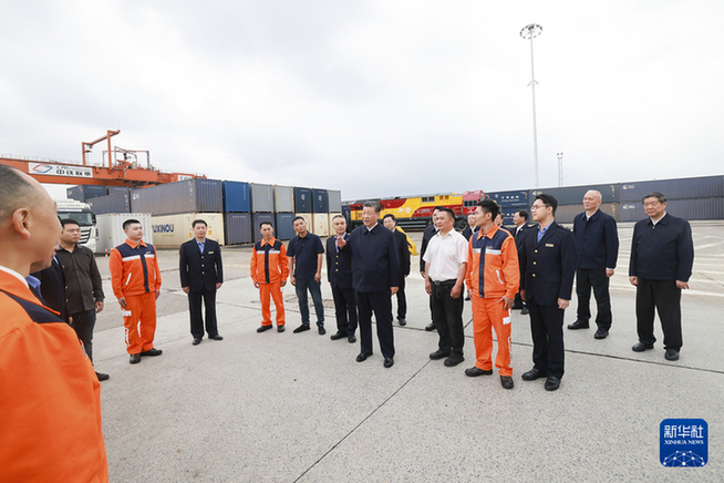 習(xí)近平在重慶考察時(shí)強(qiáng)調(diào) 進(jìn)一步全面深化改革開放 不斷譜寫中國式現(xiàn)代化重慶篇章