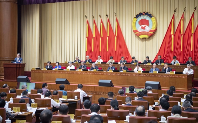 全國政協(xié)十四屆常委會(huì)第七次會(huì)議舉行全體會(huì)議 圍繞“構(gòu)建高水平社會(huì)主義市場(chǎng)經(jīng)濟(jì)體制”進(jìn)行大會(huì)發(fā)言 王滬寧出席