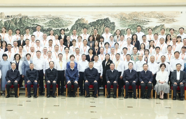 習近平在全國教育大會上強調 緊緊圍繞立德樹人根本任務 朝著建成教育強國戰略目標扎實邁進