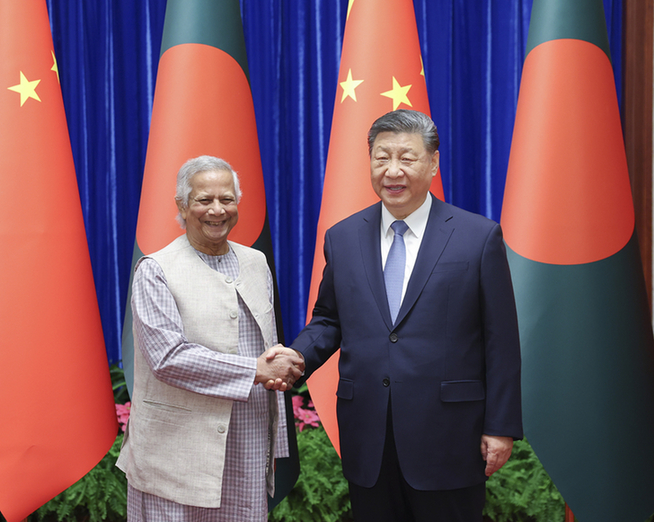 習近平會見孟加拉國臨時政府首席顧問尤努斯