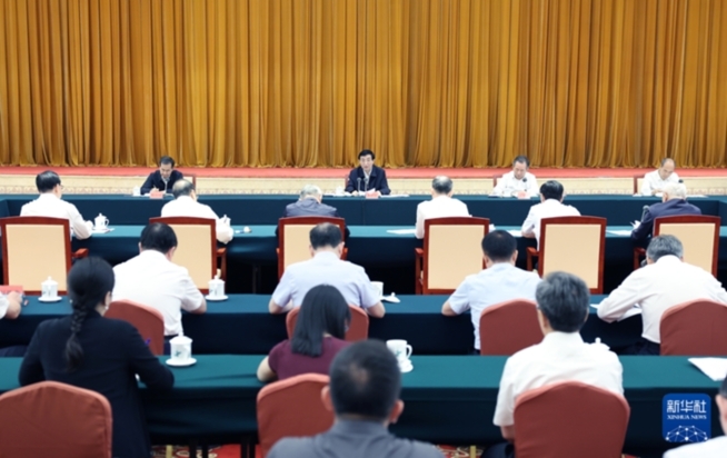 王滬寧出席推動科技創新和產業創新融合發展調研協商座談會