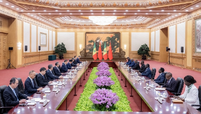 習近平會見塞內(nèi)加爾總理松科