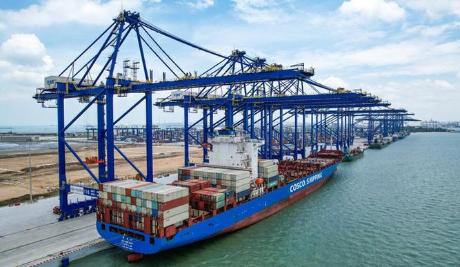 新聞多一點(diǎn)丨封關(guān)在即,海南自貿(mào)港建設(shè)穩(wěn)步推進(jìn)