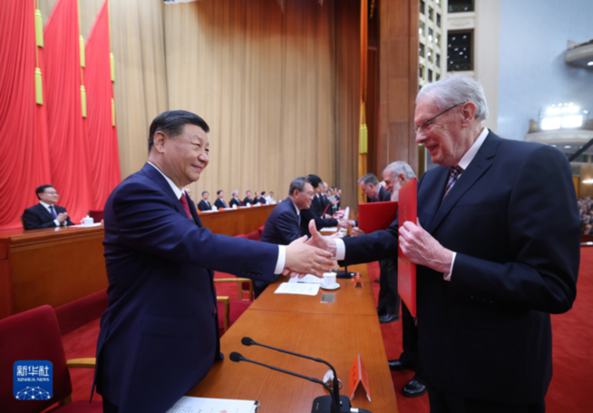 全國科技大會 國家科學技術獎勵大會 兩院院士大會在京召開 習近平為國家最高科學技術獎獲得者等頒獎并發表重要講話