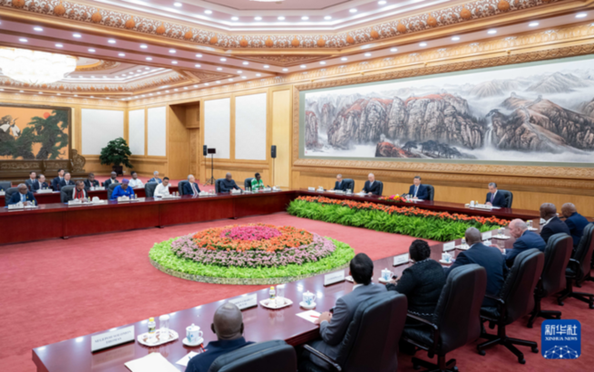 習近平會見出席全國人大加入各國議會聯(lián)盟40周年紀念活動暨發(fā)展中國家議員研討班外方議會領導人