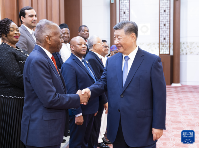 習近平會見出席全國人大加入各國議會聯(lián)盟40周年紀念活動暨發(fā)展中國家議員研討班外方議會領導人