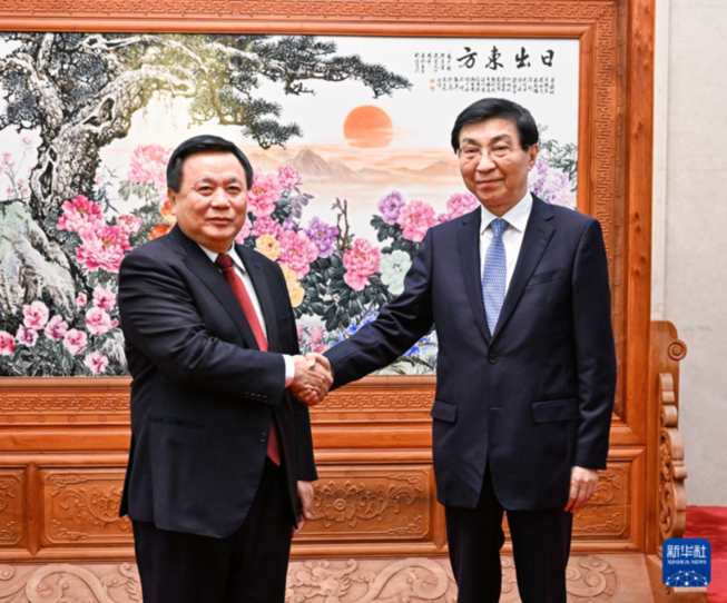 王滬寧會(huì)見越南共產(chǎn)黨代表團(tuán)