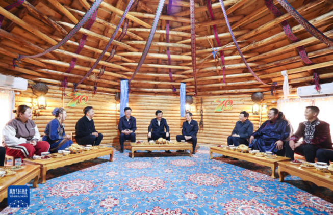 中央代表團在新疆多地看望慰問各族干部群眾 王滬寧參加活動后帶領一分團返京