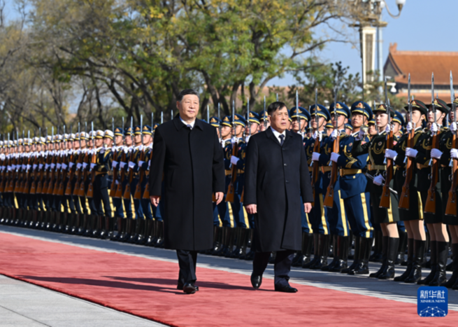 習近平會見泰國國王哇集拉隆功