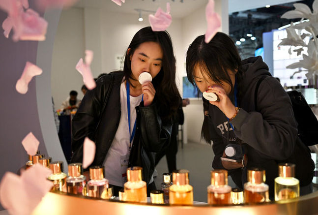 與時(shí)偕行天地寬——第七屆中國國際進(jìn)口博覽會(huì)觀察