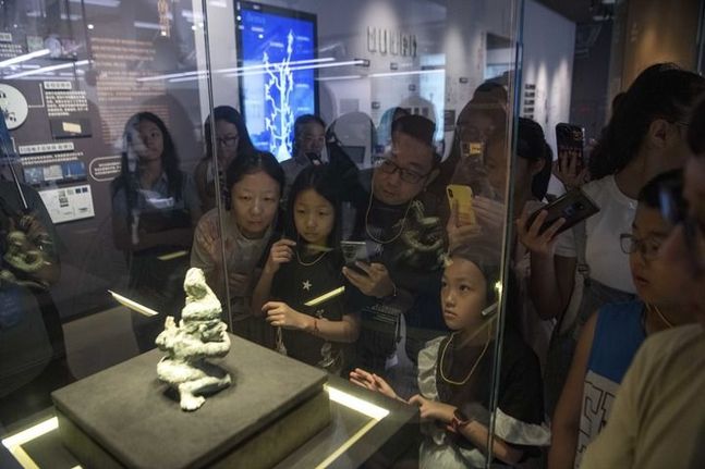 接續奮斗向未來——各地干部群眾在四中全會精神指引下奮力拼搏譜新篇