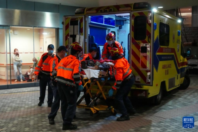 香港各方緊張救援大埔火災